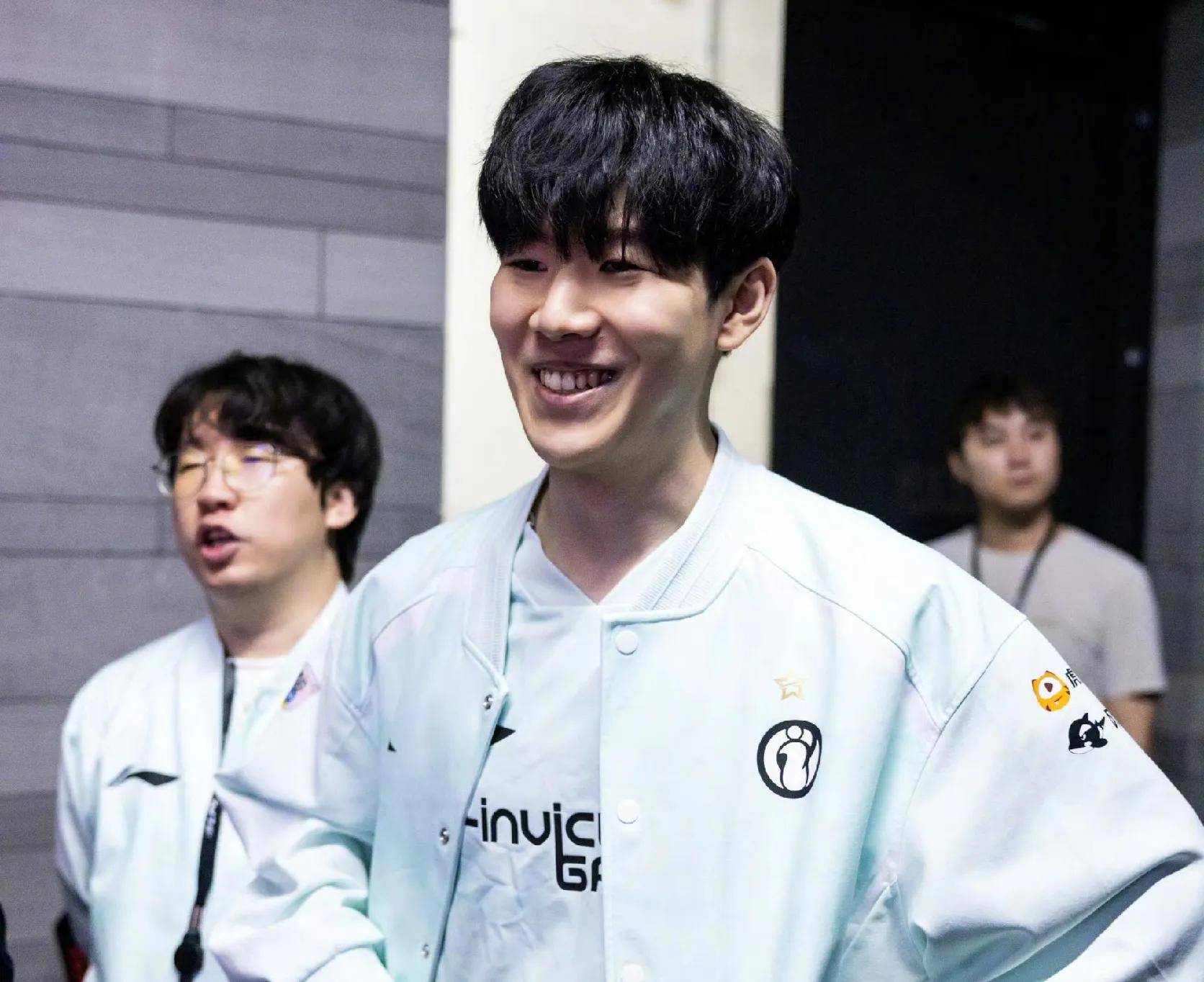 力量动作外 力量动作外