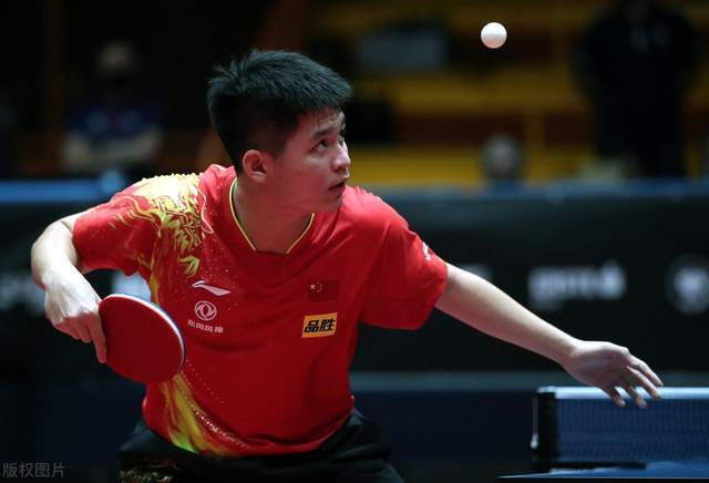 露出一些疲 露出一些疲